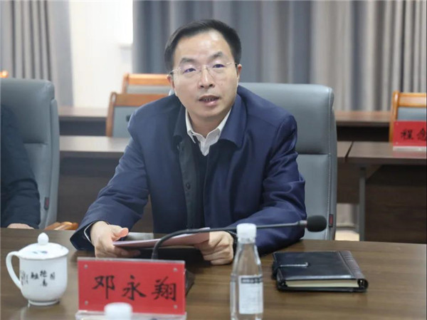 市委常委、常務副市長鄧永翔現(xiàn)場調研城投集團產(chǎn)業(yè)項目