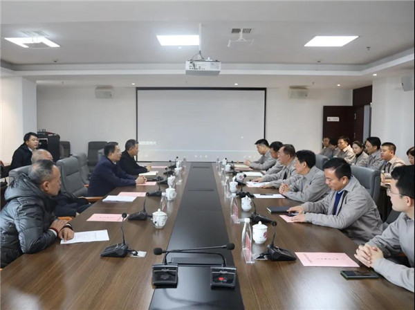 市委常委、常務副市長鄧永翔現(xiàn)場調研城投集團產(chǎn)業(yè)項目