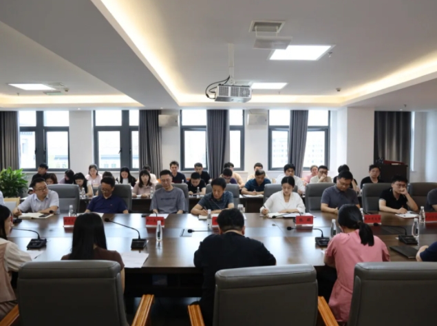 市城投集團召開深入貫徹中央八項規(guī)定精神學(xué)習(xí)教育征求意見建議座談會